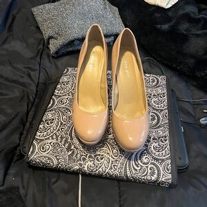 Tan heels patent